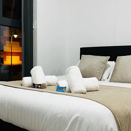 Last-Minute Specials L Book It Now L Sleeps Up To 4 L 2 Bed 2 Bath - Gym - Prime Birmingham Location L Jvt Short Lets Exterior photo