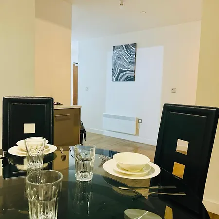 Last-Minute Specials L Book It Now L Sleeps Up To 4 L 2 Bed 2 Bath - Gym - Prime Birmingham Location L Jvt Short Lets Exterior photo