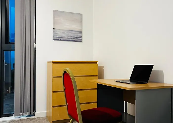 Last-Minute Specials L Book It Now L Sleeps Up To 4 L 2 Bed 2 Bath - Gym - Prime Birmingham Location L Jvt Short Lets